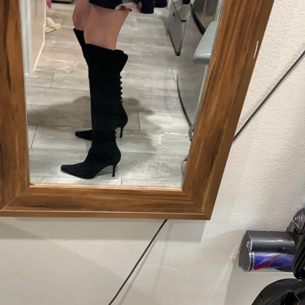 Classy Stuart Weitzman Boots - Picture 9 of 12